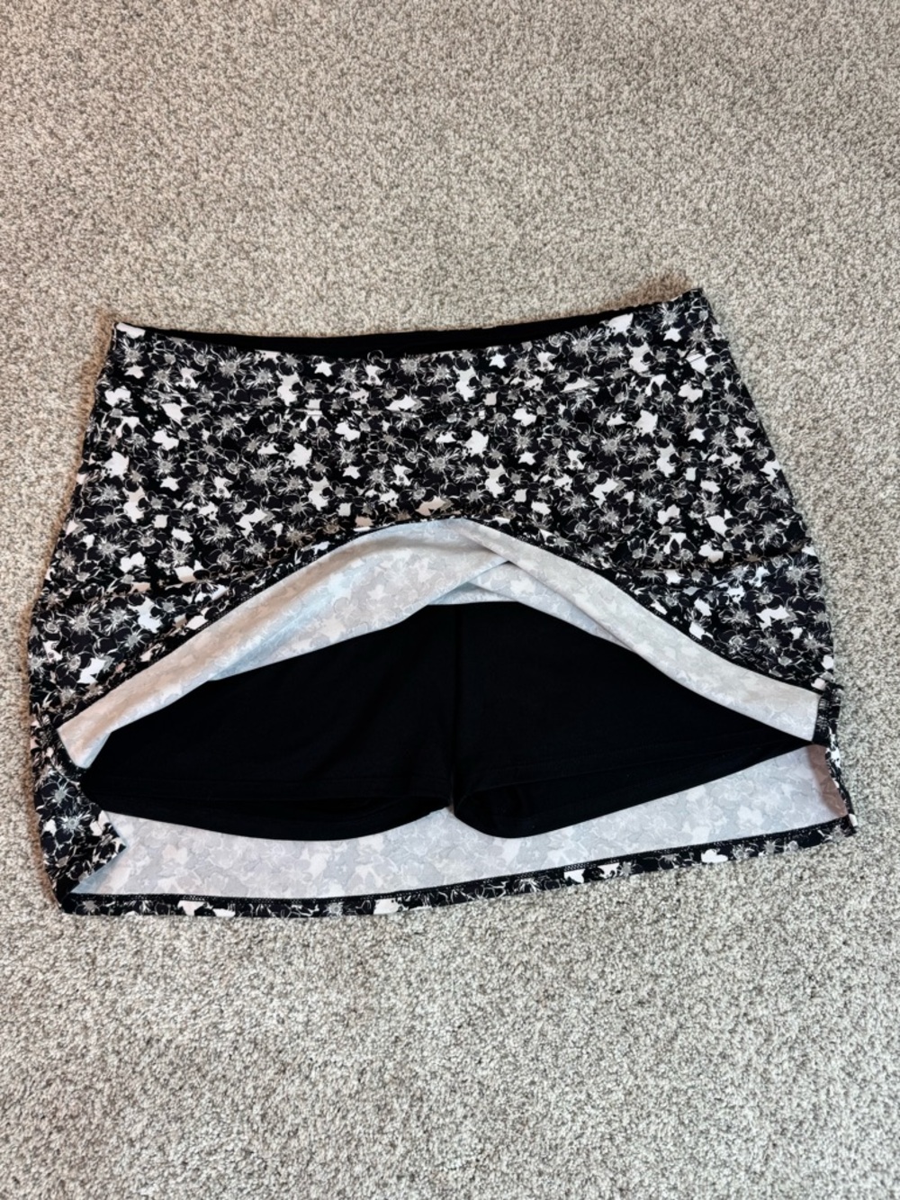 Tranquility by Colorado Clothing Floral Athletic Skort XL Black White Tennis